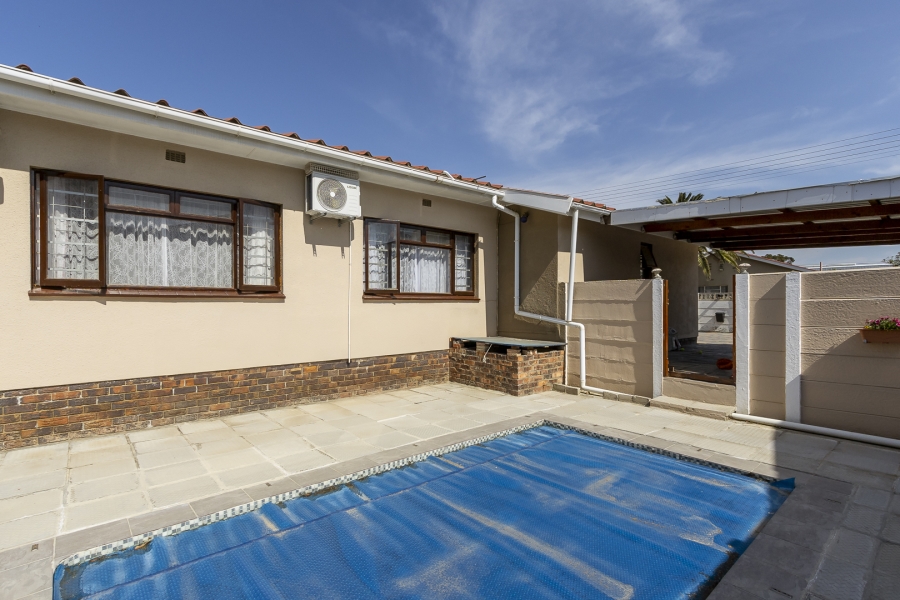 3 Bedroom Property for Sale in Strand Central Western Cape